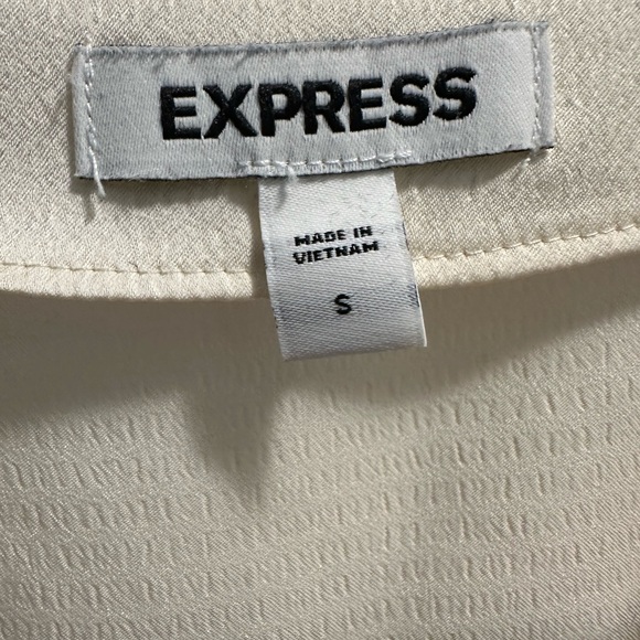 Express Cream Ruffle Blouse - Picture 4 of 6